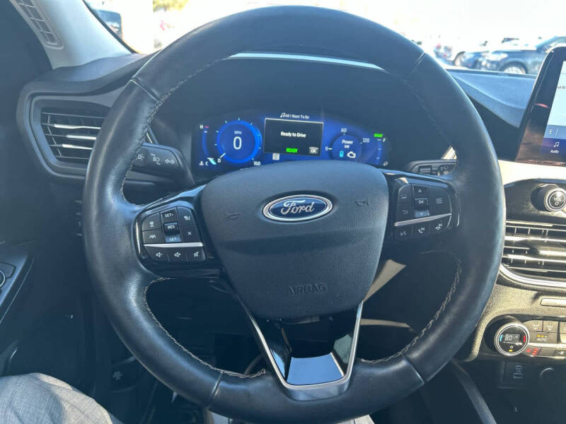 2021 Ford Escape Hybrid Titanium