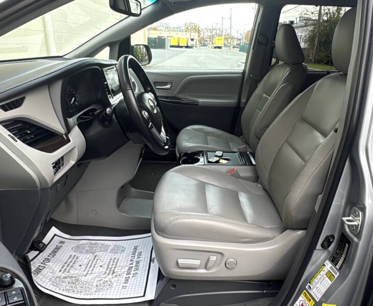 2016 Toyota Sienna