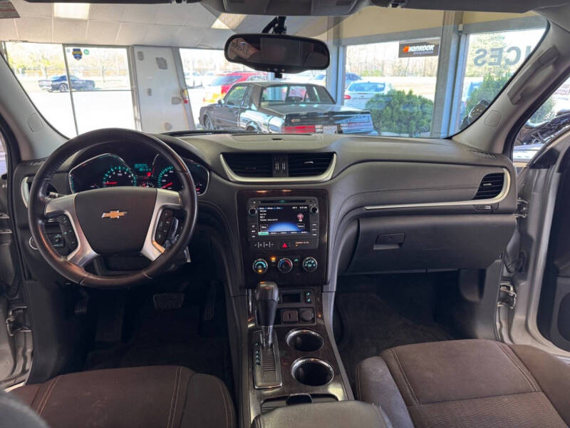 2017 Chevrolet Traverse LT