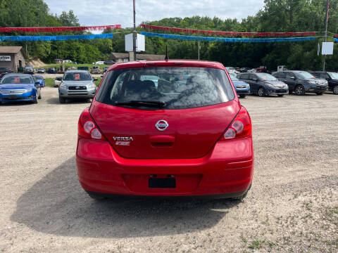 2011 Nissan Versa 1.8 S