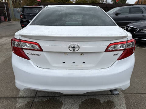 2014 Toyota Camry SE
