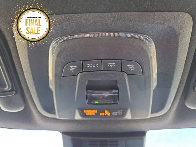 2025 Toyota Corolla Hatchback SE