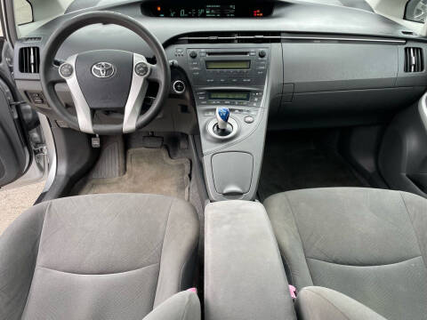 2010 Toyota Prius III