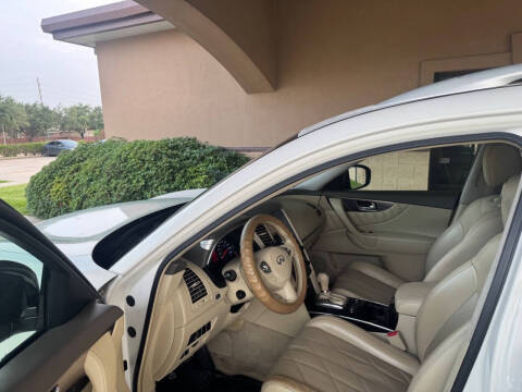 2011 Infiniti FX35