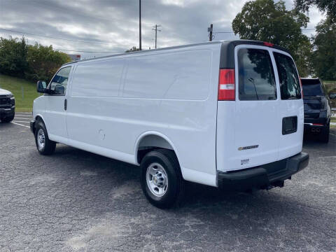 2025 Chevrolet Express 3500