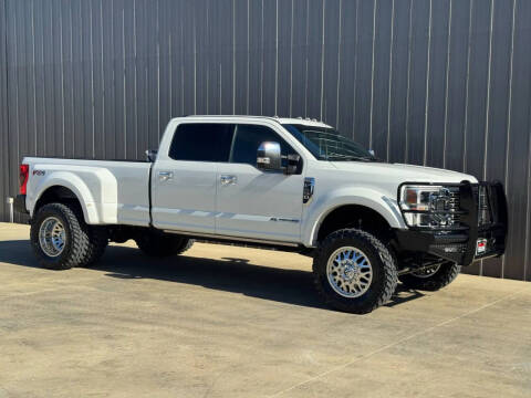 2022 Ford F-450 Super Duty Platinum