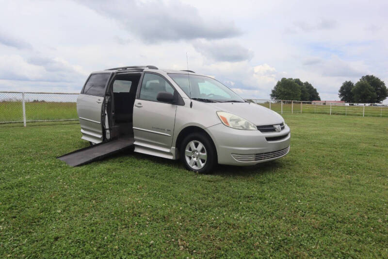 2004 Toyota Sienna LE 7 Passenger