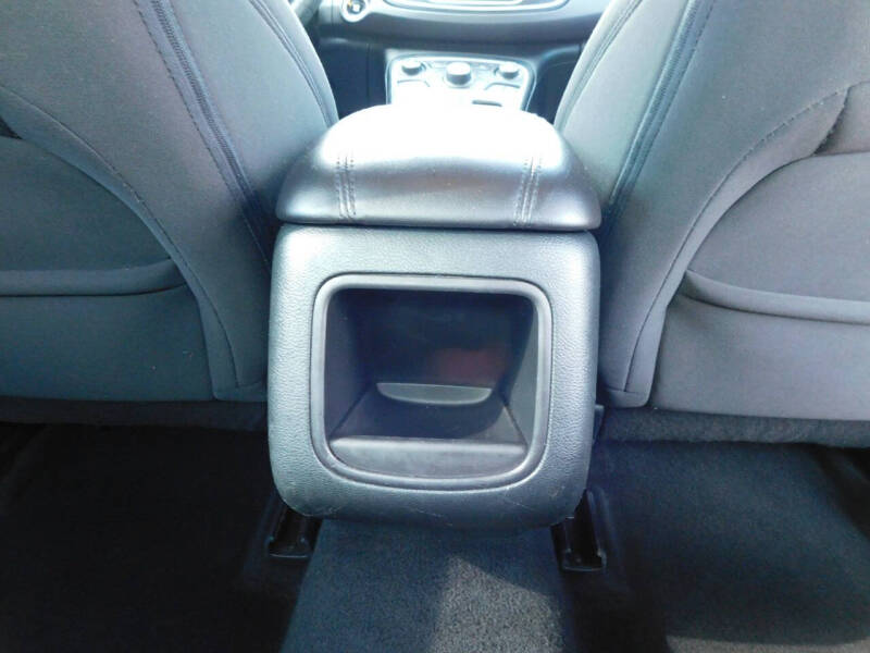 2015 Chrysler 200 LX