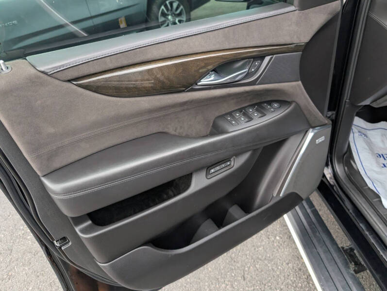 2017 Cadillac Escalade ESV Platinum