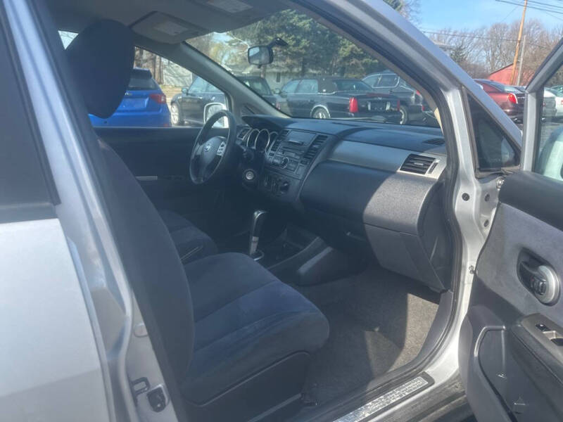 2009 Nissan Versa 1.8 S