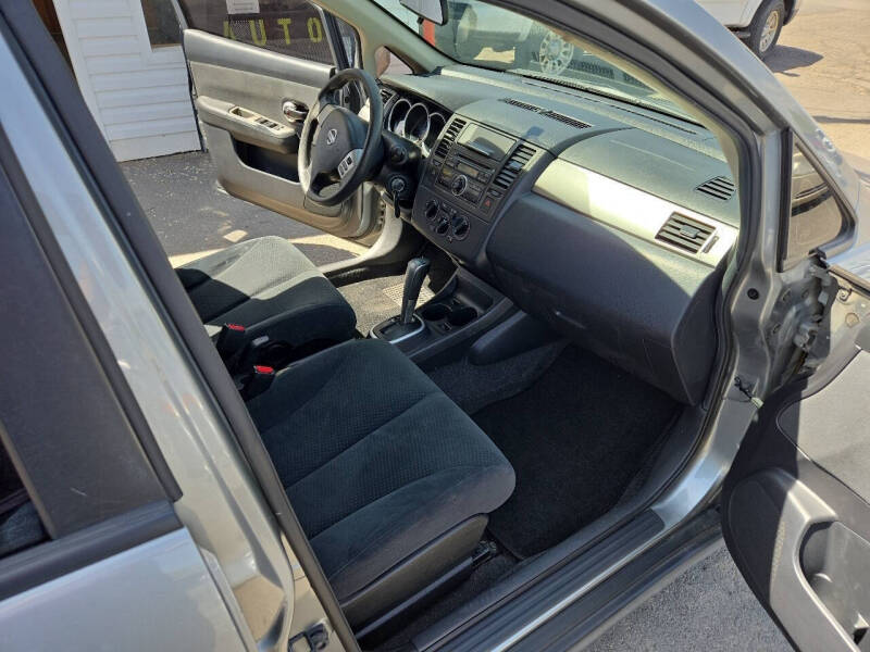 2011 Nissan Versa 1.8 S