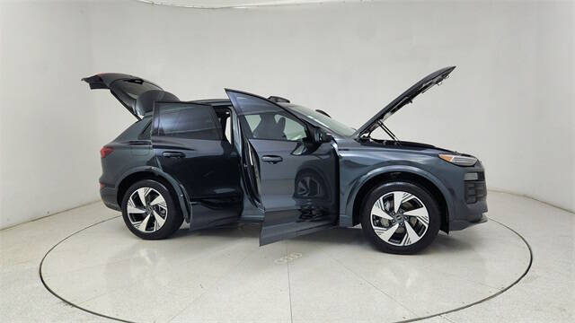 2025 Audi Q6 e-tron quattro Premium Plus