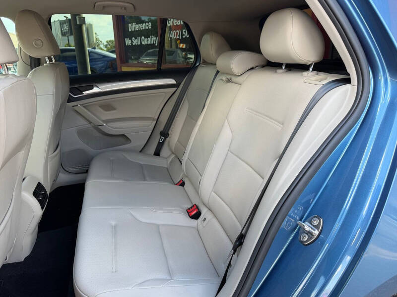 2016 Volkswagen e-Golf SEL Premium