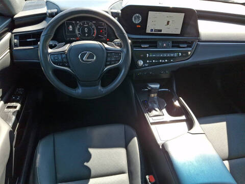 2023 Lexus ES 250
