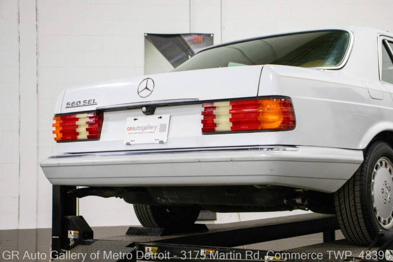 1991 Mercedes-Benz 560-Class 560 SEL