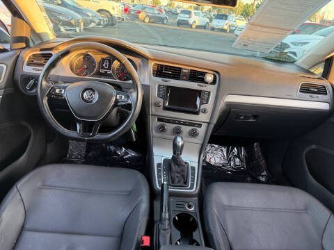 2015 Volkswagen Golf TSI SE