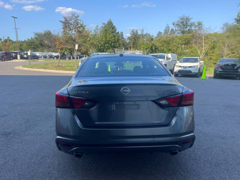 2023 Nissan Altima SL photo 2