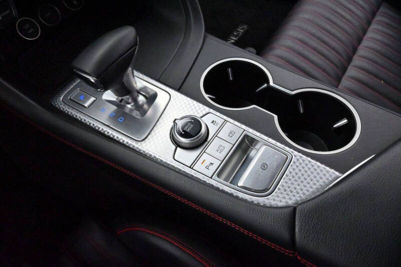 2023 Genesis G70