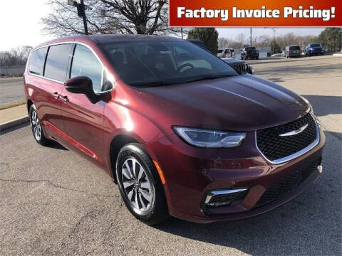 2023 Chrysler Pacifica Plug-In Hybrid for sale at Audubon Chrysler Center in Henderson KY