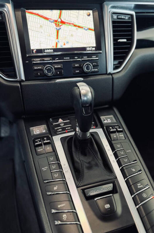 2015 Porsche Macan S