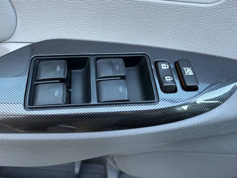 2013 Toyota Sienna SE 8-Passenger