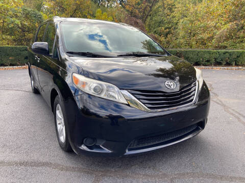 2015 Toyota Sienna LE 8-Passenger