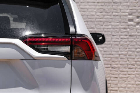 2020 Toyota RAV4 Hybrid LE