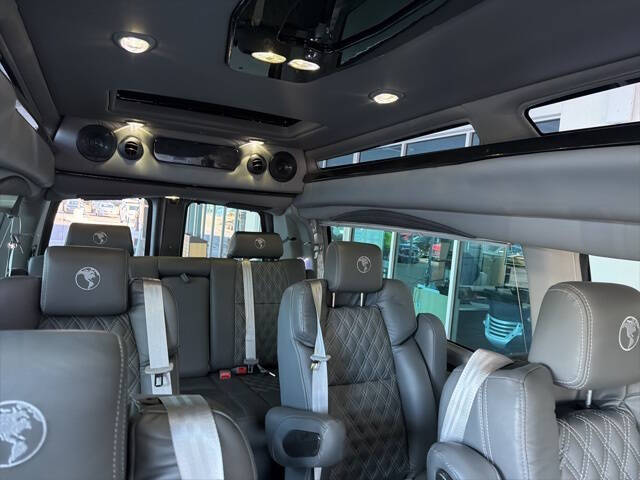 2025 GMC Savana 2500