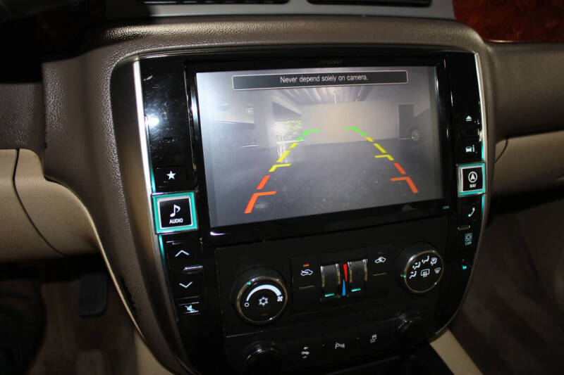 2013 Chevrolet Avalanche LS Black Diamond