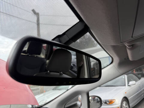 2013 Toyota Prius v Five