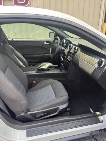 2008 Ford Mustang V6 Deluxe