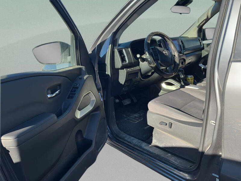 2022 Nissan Frontier SV