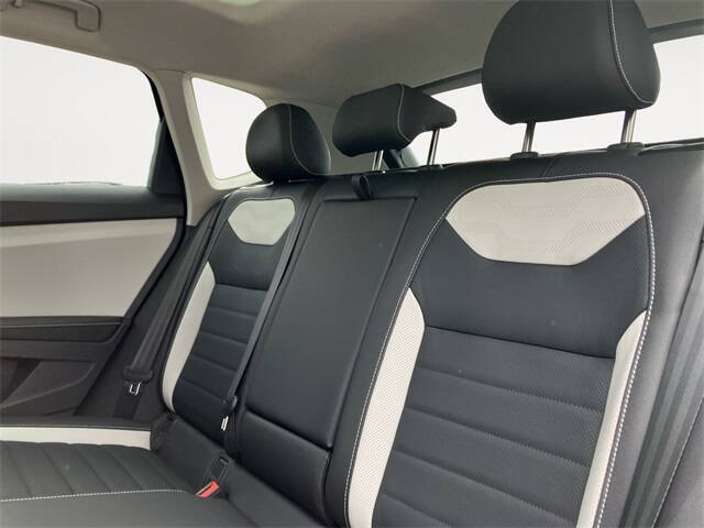 2025 Volkswagen Taos SEL 4Motion