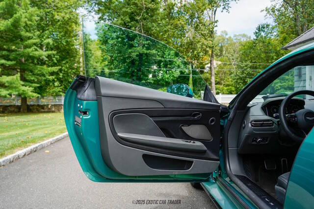 2025 Aston Martin DB12 V8