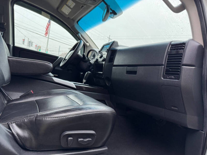 2014 Nissan Titan SL