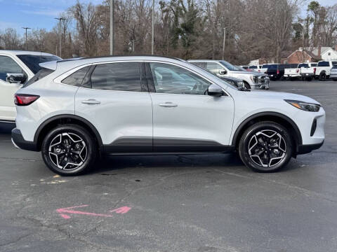 2026 Ford Escape Platinum