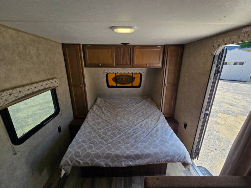 2017 Viking 21FQ