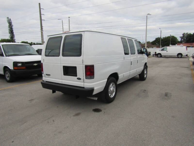 2008 Ford E-Series Econoline Van Commercial photo 7