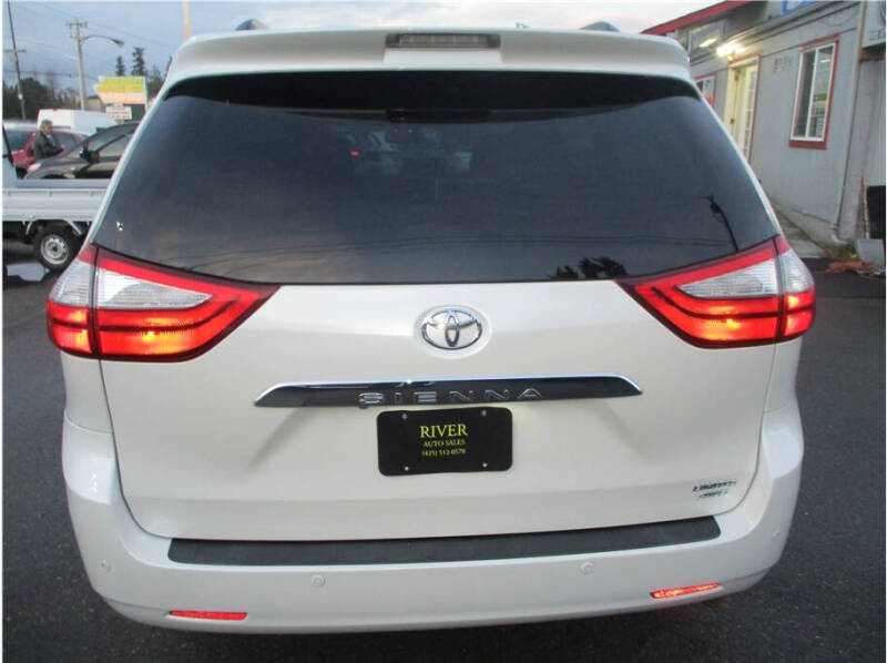 2015 Toyota Sienna Limited Premium 7-Passenger