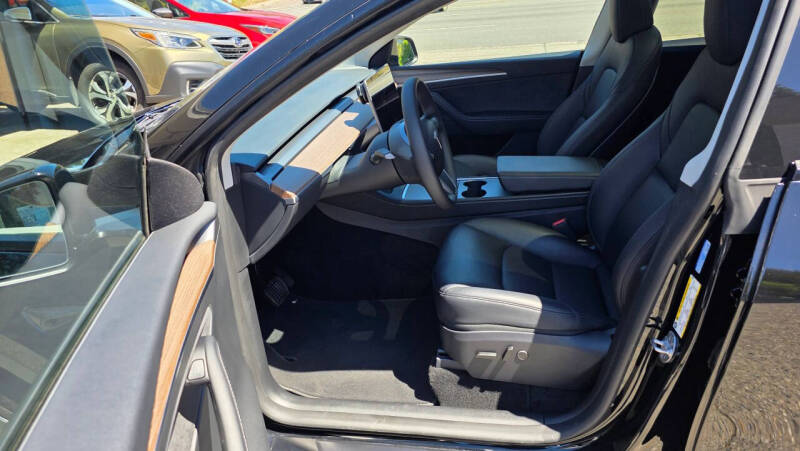 2025 Tesla Model Y Long Range