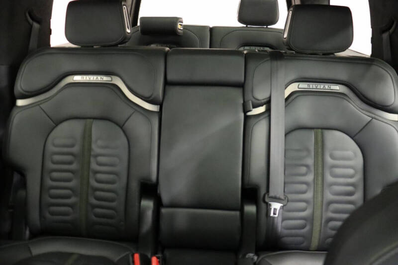 2023 Rivian R1S Adventure