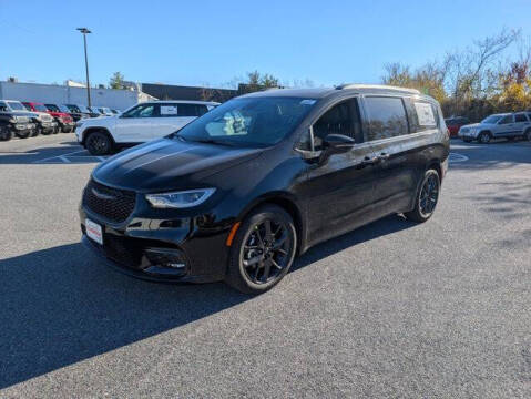 2026 Chrysler Pacifica Select