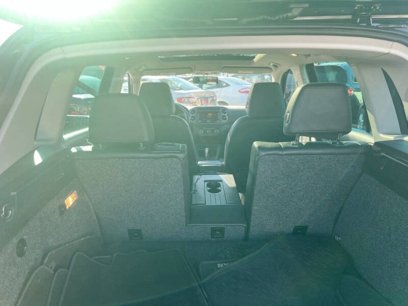 2012 Volkswagen Tiguan SE 4Motion