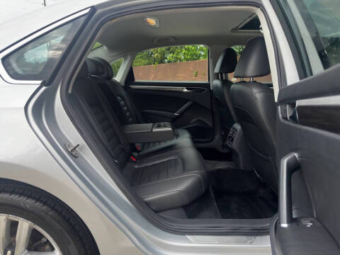 2017 Volkswagen Passat 1.8T SEL Premium