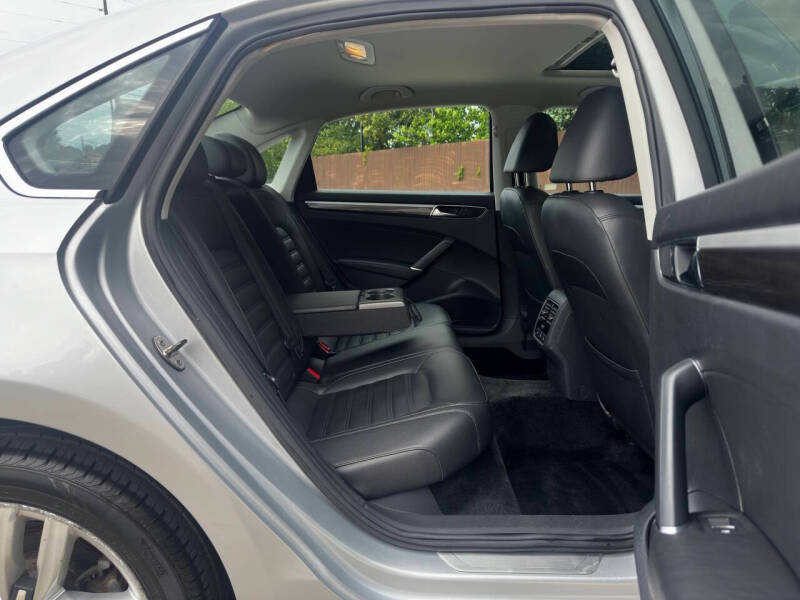 2017 Volkswagen Passat 1.8T SEL Premium