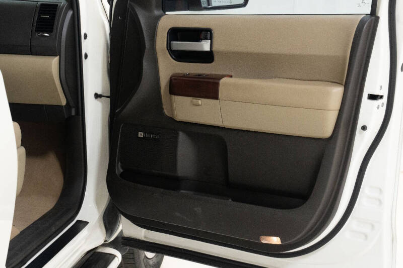 2011 Toyota Sequoia Platinum