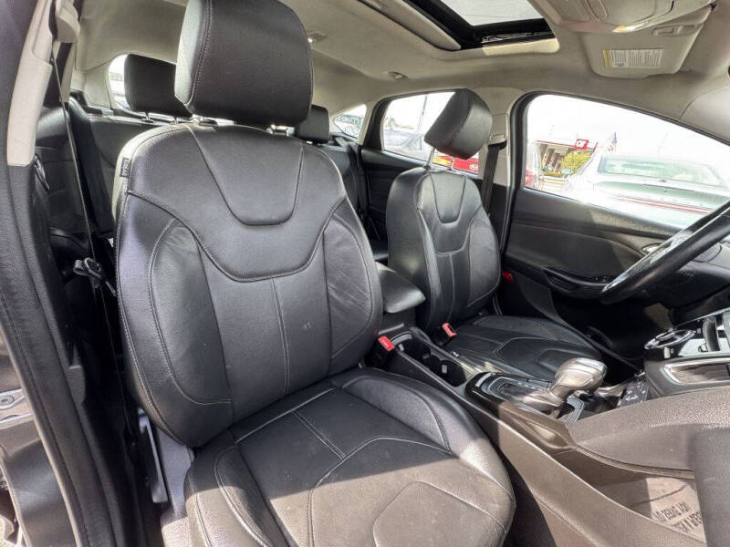 2017 Ford Focus Titanium