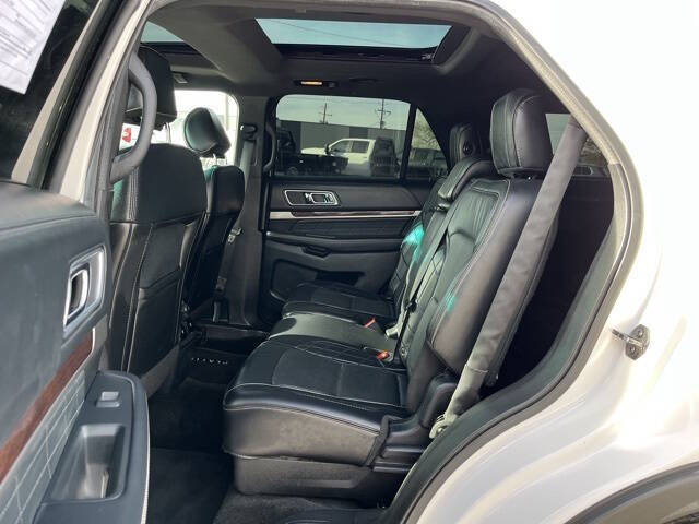2017 Ford Explorer Platinum