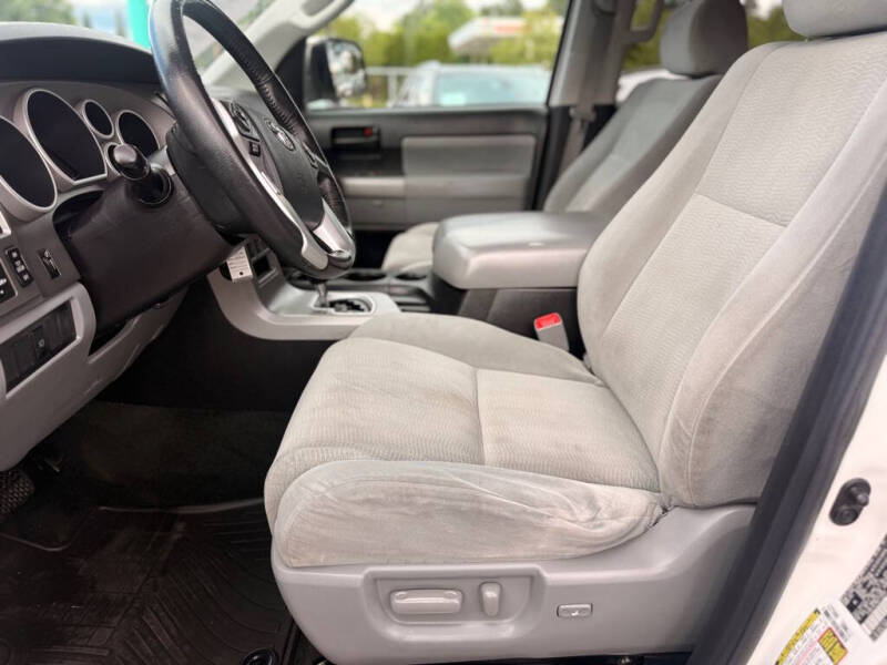 2016 Toyota Sequoia SR5