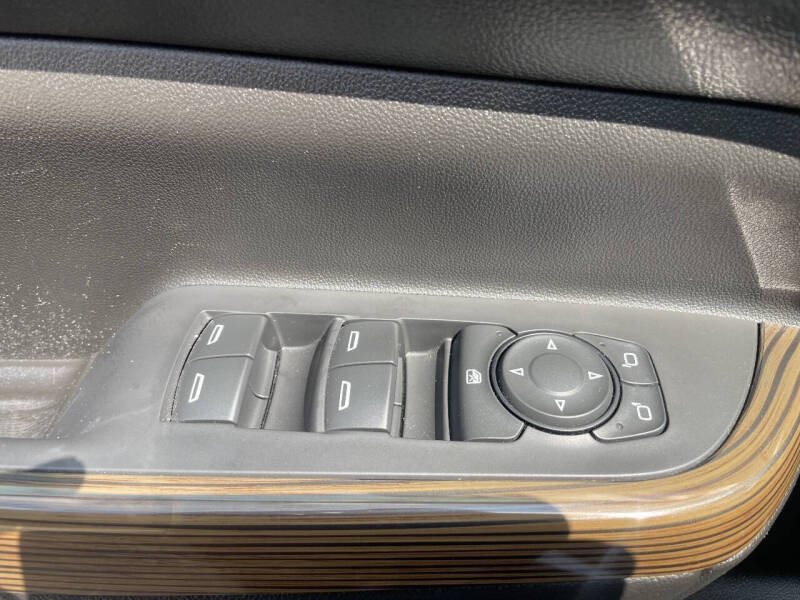 2017 GMC Acadia SLE-2